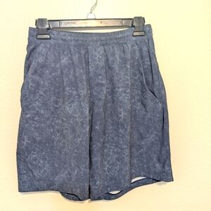 Blue Marble Men’s Lululemon UnLined Short Small